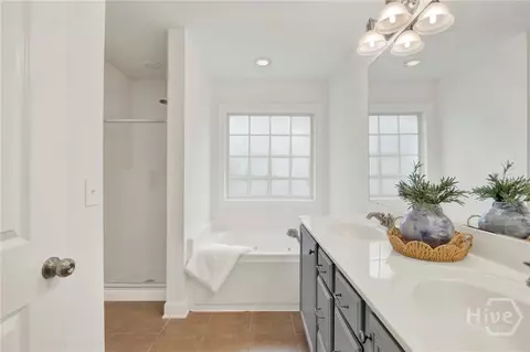 Bath - 18 Stone Gate Ct, Pooler, GA 31322 photo 2 of 4