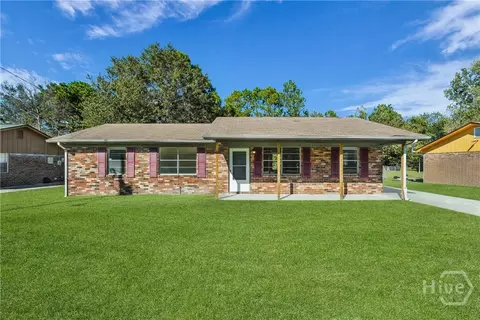 234 Deerwood Dr, Hinesville, GA 31313