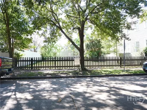 217 E Park Ave, Savannah, GA 31401