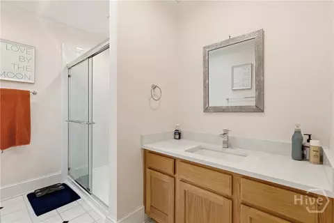 Bath - 7 Springpine Ln, Savannah, GA 31411 photo 3 of 3