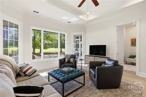 Living - 7 Springpine Ln, Savannah, GA 31411 photo 4 of 4