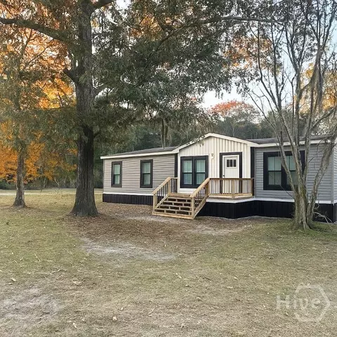 678 W 3rd St, Springfield, GA 31329