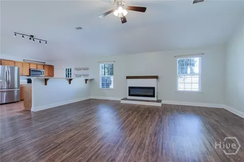 Living - 109 Knotty Pine Cir, Springfield, GA 31329 photo 1 of 5