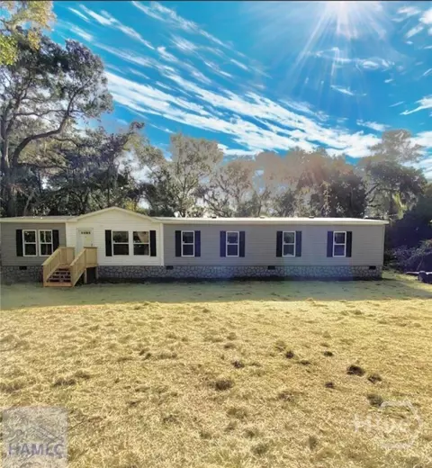 169 Bluejay Dr, Midway, GA 31320