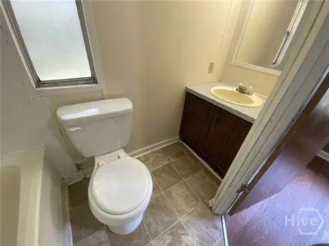 Bath - 85 Wye Rd, Midway, GA 31320 photo 3 of 3