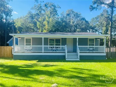 70 1st St, Midway, GA 31320