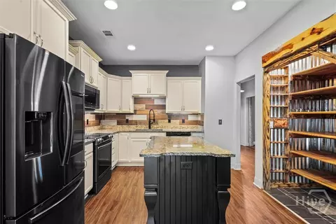 Kitchen - 102 Altamonte Dr, Guyton, GA 31312 photo 2 of 2