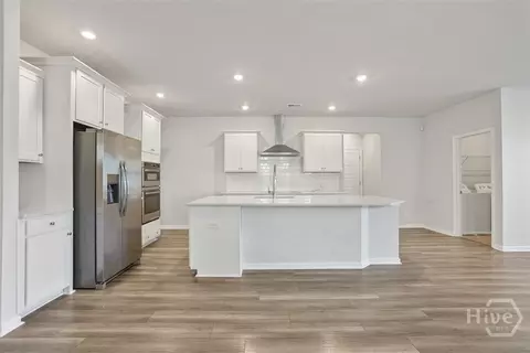 Kitchen - 734 Blue Moon Xing, Pooler, GA 31322 photo 3 of 3