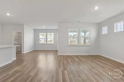 Living - 734 Blue Moon Xing, Pooler, GA 31322 photo 2 of 5