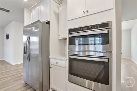 Kitchen - 734 Blue Moon Xing, Pooler, GA 31322 photo 1 of 3