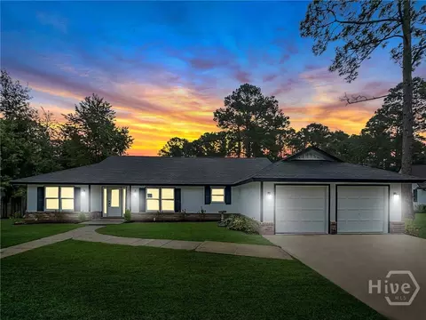 212 S Springhouse Dr, Savannah, GA 31419