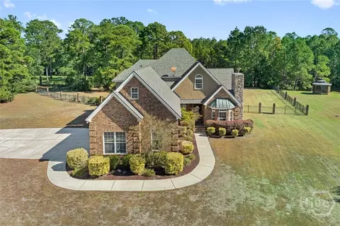 24 Demeries Lake Ct, Richmond Hill, GA 31324