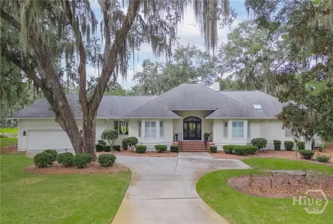 1 Starbridge Ct, Savannah, GA 31411