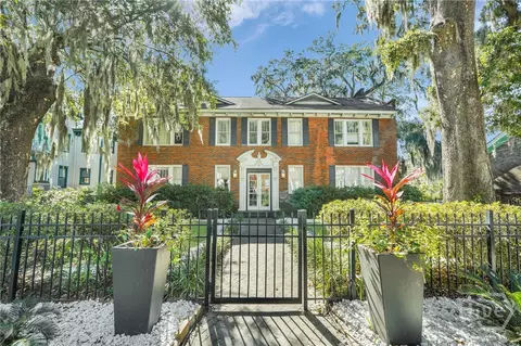 17 E 37th St #11, Savannah, GA 31401