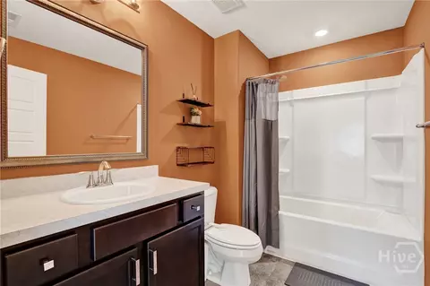 Bath - 153 Greyfield Cir, Savannah, GA 31407 photo 5 of 5