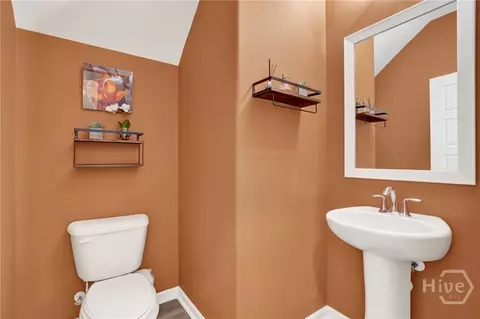 Bath - 153 Greyfield Cir, Savannah, GA 31407 photo 1 of 5