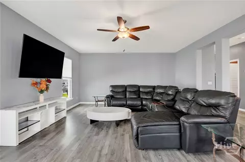 Living - 153 Greyfield Cir, Savannah, GA 31407 photo 2 of 2