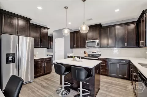 Kitchen - 153 Greyfield Cir, Savannah, GA 31407 photo 2 of 4