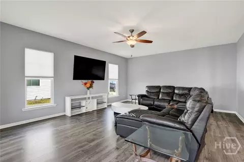 Living - 153 Greyfield Cir, Savannah, GA 31407 photo 1 of 2