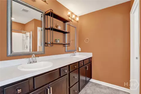 Bath - 153 Greyfield Cir, Savannah, GA 31407 photo 4 of 5
