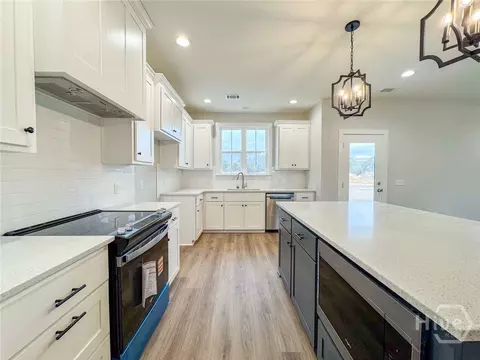 Kitchen - 338 Cottage Loop, Midway, GA 31320 photo 2 of 4