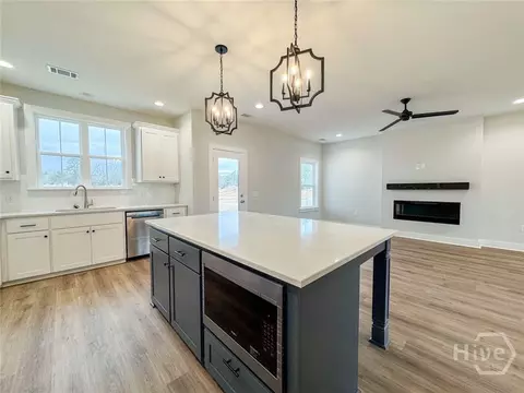 Kitchen - 338 Cottage Loop, Midway, GA 31320 photo 3 of 4