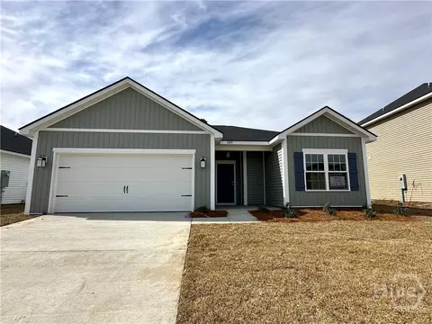 180 Juniper Dr, Hinesville, GA 31313