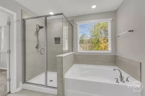 Bath - 268 Harmony Blvd, Pooler, GA 31322 photo 3 of 7