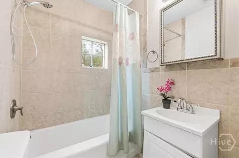 Bath - 8701 E Oglethorpe Hwy, Midway, GA 31320 photo 3 of 3