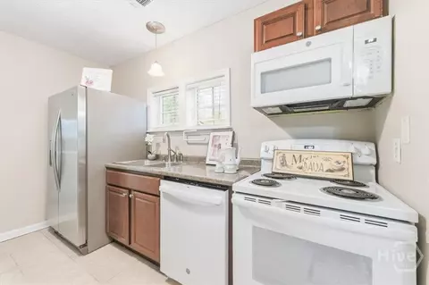 Kitchen - 8701 E Oglethorpe Hwy, Midway, GA 31320 photo 4 of 4