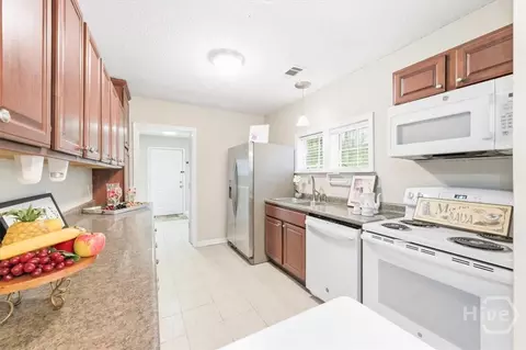 Kitchen - 8701 E Oglethorpe Hwy, Midway, GA 31320 photo 1 of 4