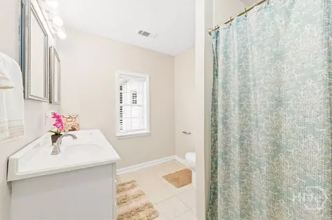 Bath - 8701 E Oglethorpe Hwy, Midway, GA 31320 photo 1 of 3