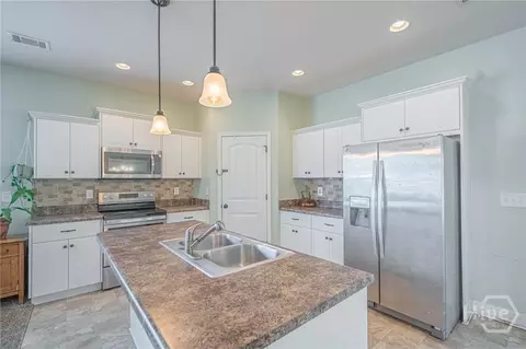 Kitchen - 162 Willow Dr, Guyton, GA 31312 photo 2 of 4