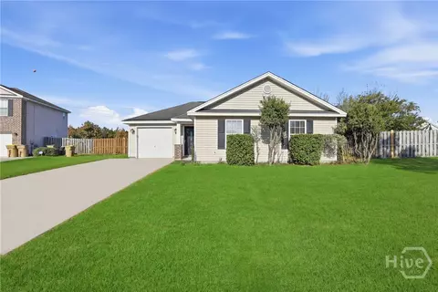 170 Willow Oak Dr, Richmond Hill, GA 31324
