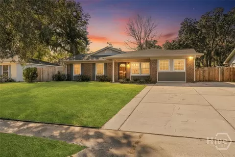 5 Port Royal Dr, Savannah, GA 31410