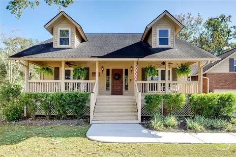 717 Sterling Rd, Richmond Hill, GA 31324