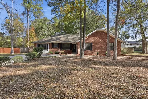 400 Willow Oak Ln, Hinesville, GA 31313
