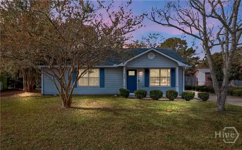 649 Honey Ridge Ln, Hinesville, GA 31313