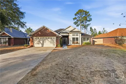 217 Slayton Cir, Hinesville, GA 31313