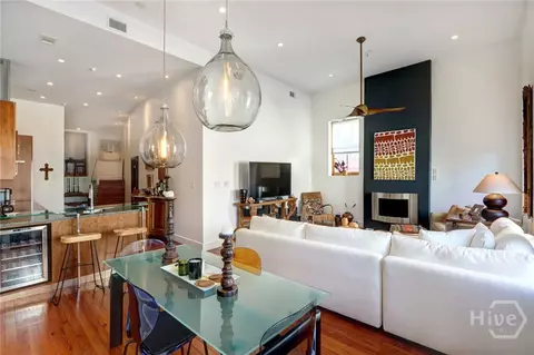 9 W York St #306, Savannah, GA 31401