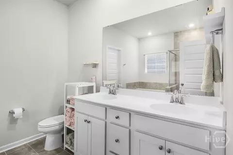 Bath - 138 Binscombe Ln, Pooler, GA 31322 photo 2 of 3