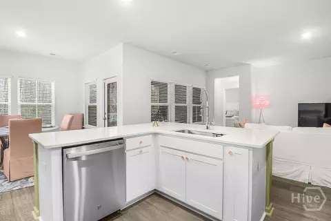 Kitchen - 138 Binscombe Ln, Pooler, GA 31322 photo 3 of 4