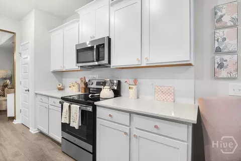 Kitchen - 138 Binscombe Ln, Pooler, GA 31322 photo 2 of 4