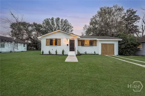 1128 W 49th St, Savannah, GA 31405