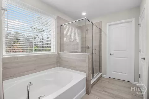 Bath - 259 Harmony Blvd, Pooler, GA 31322 photo 4 of 6