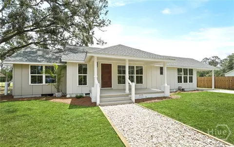 40 Circle Dr, Pembroke, GA 31321