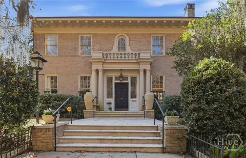 103 E 51st St, Savannah, GA 31405