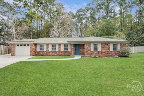 202 Sunderland Dr, Savannah, GA 31406