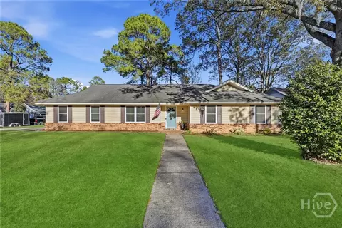 102 E Sagebrush Ln, Savannah, GA 31419