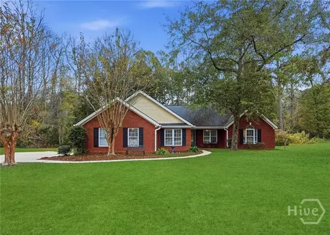 40 Churchill Ct, Richmond Hill, GA 31324